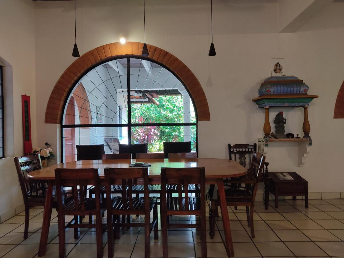 Gaia's Garden Guest House Auroville Buitenkant foto