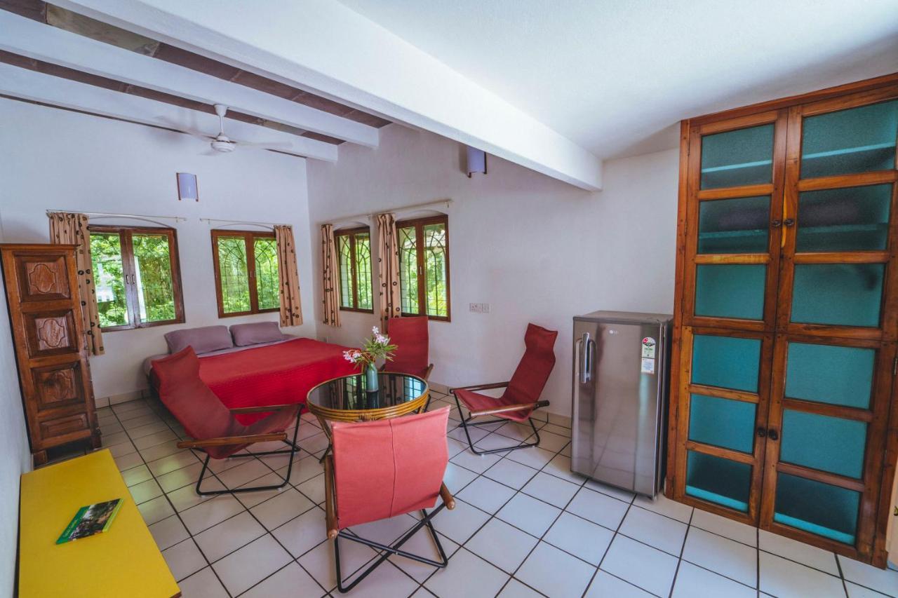 Gaia's Garden Guest House Auroville Buitenkant foto