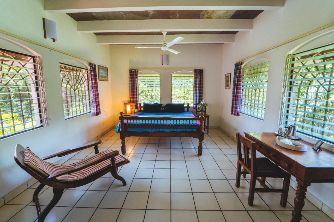 Gaia's Garden Guest House Auroville Buitenkant foto