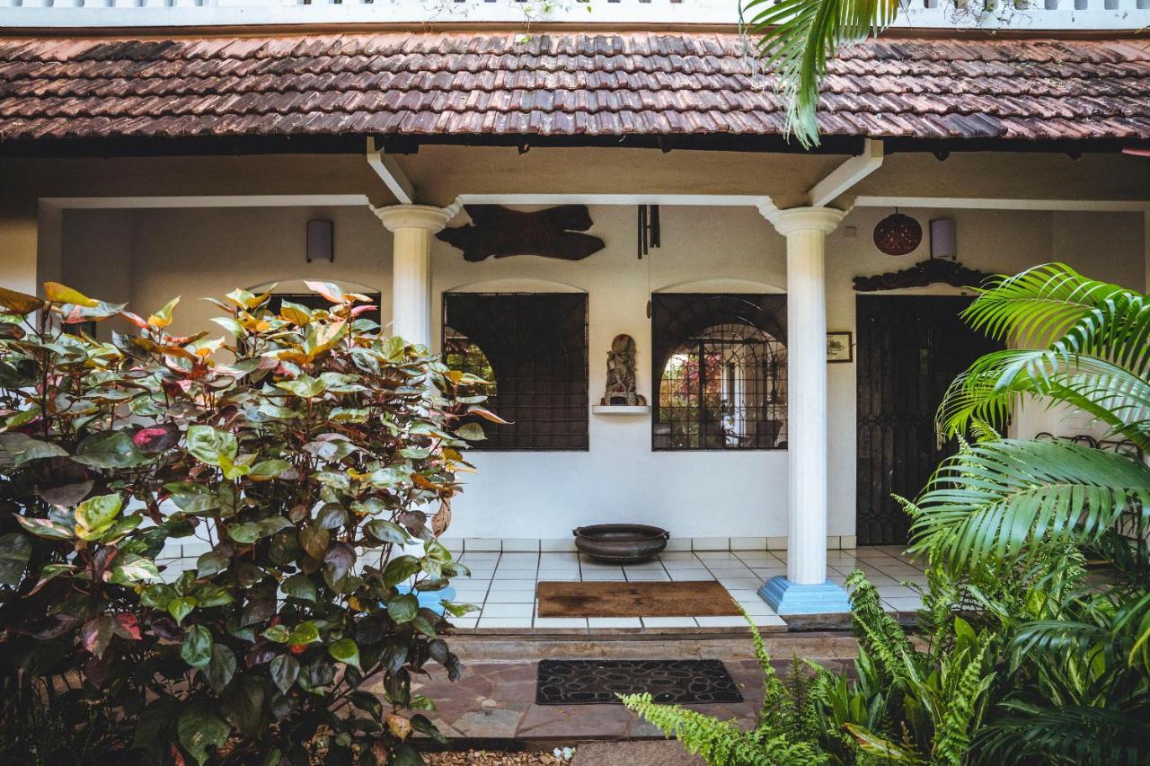 Gaia's Garden Guest House Auroville Buitenkant foto