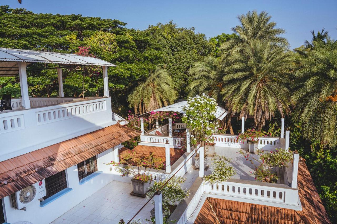 Gaia's Garden Guest House Auroville Buitenkant foto