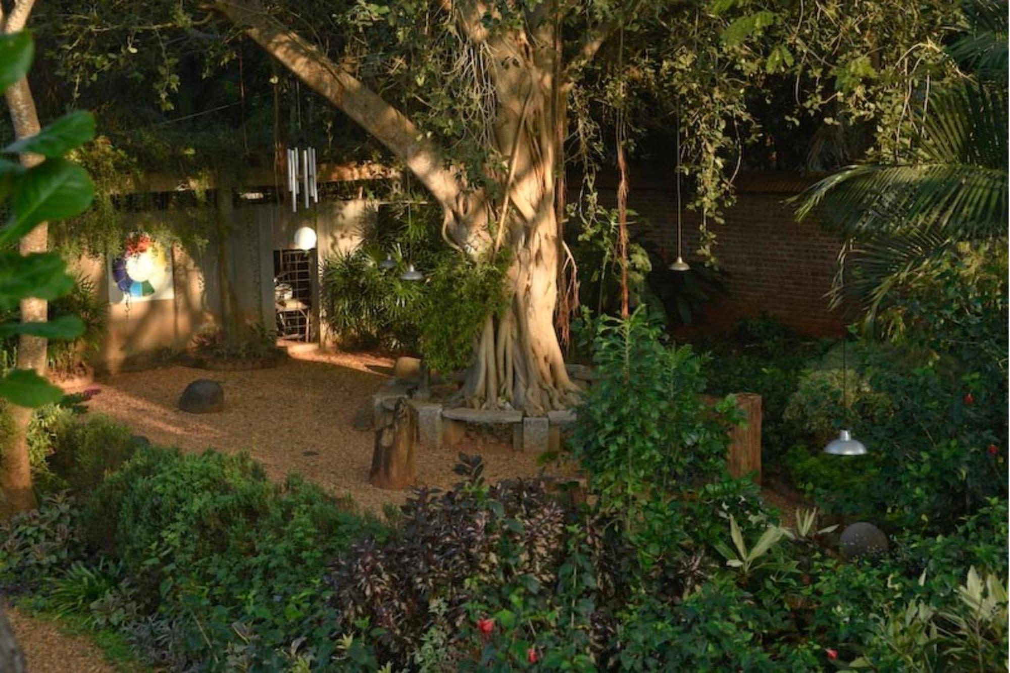 Gaia's Garden Guest House Auroville Buitenkant foto