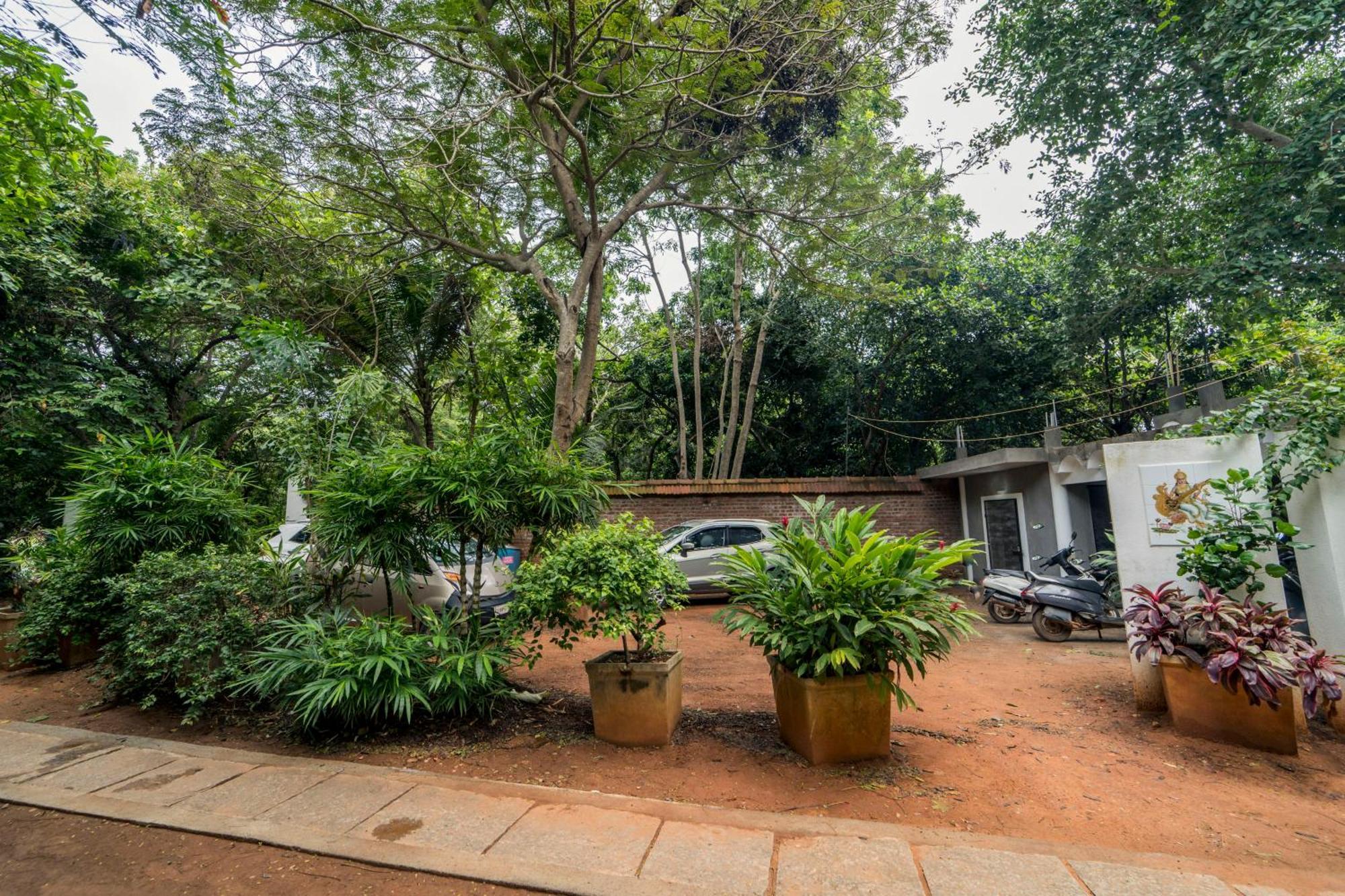 Gaia's Garden Guest House Auroville Buitenkant foto
