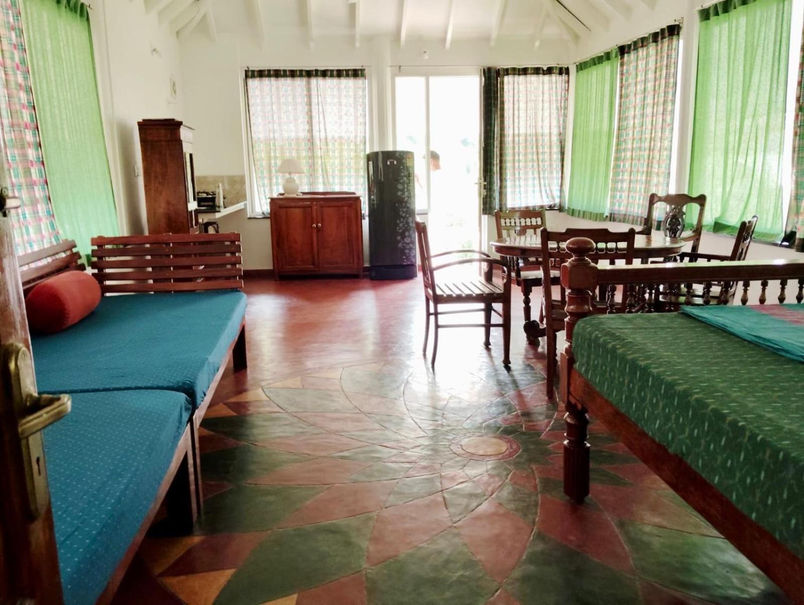 Gaia's Garden Guest House Auroville Buitenkant foto